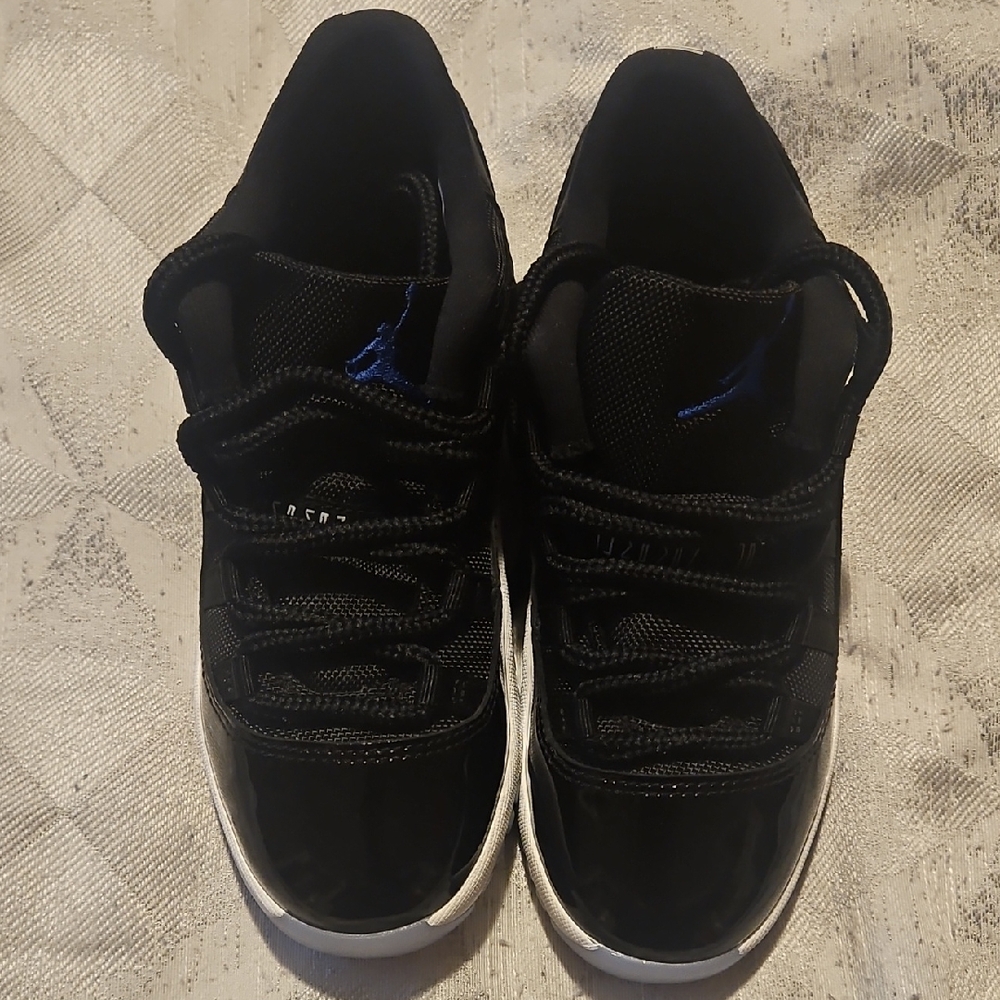 Jordan Kids Black and Blue Sneakers
